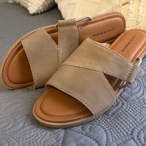 Lucky Brand Women's Beige Slide Sandals